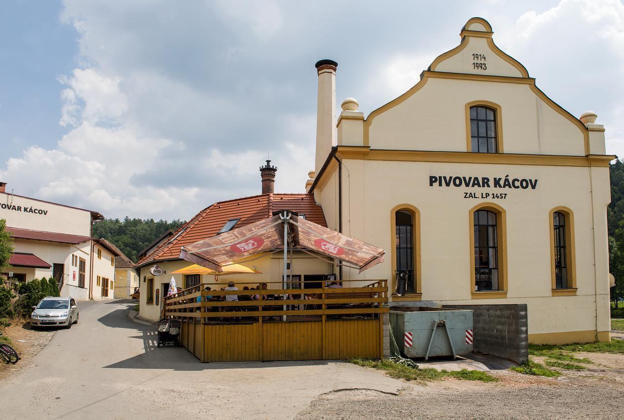 Hotel Pivovar Kácov Buitenkant foto
