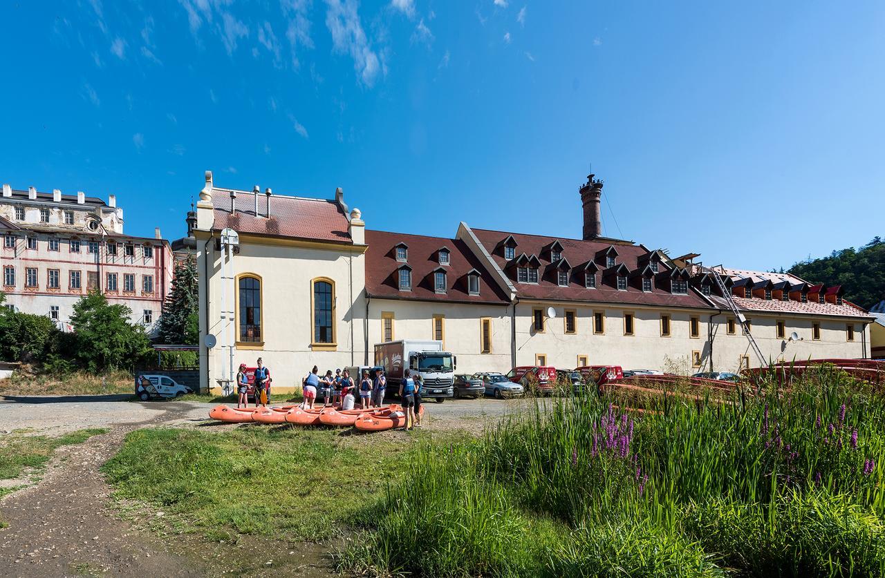 Hotel Pivovar Kácov Buitenkant foto