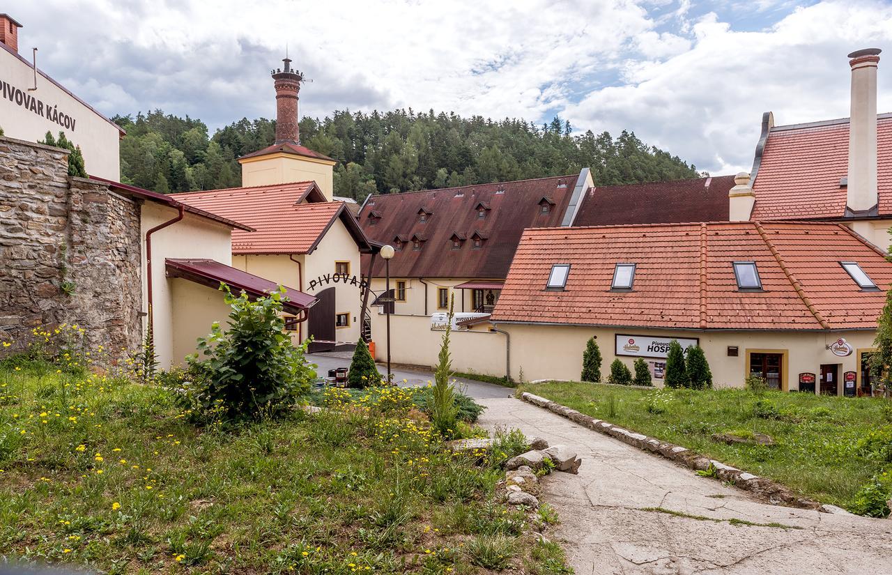 Hotel Pivovar Kácov Buitenkant foto