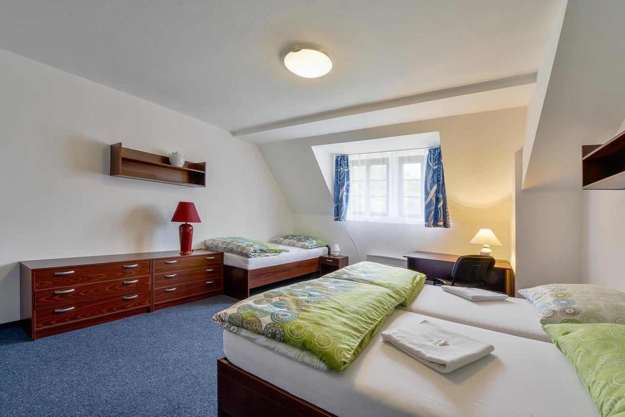 Hotel Pivovar Kácov Buitenkant foto